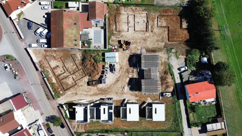 Terrassement de plate-forme de bâtiment pour construction de logements sociaux et villa à Saint Denis en Bugey