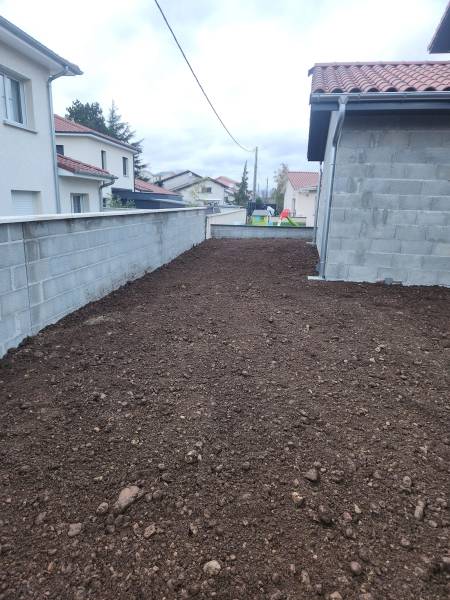 Pose d’un système VRD pour la construction d’une maison avec raccordement et création d’un puits perdu à Meximieux dans l’Ain