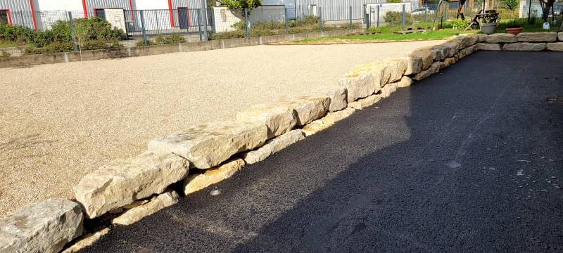 Entreprise de terrassement pour création d'une allée en goudron à Lagnieu